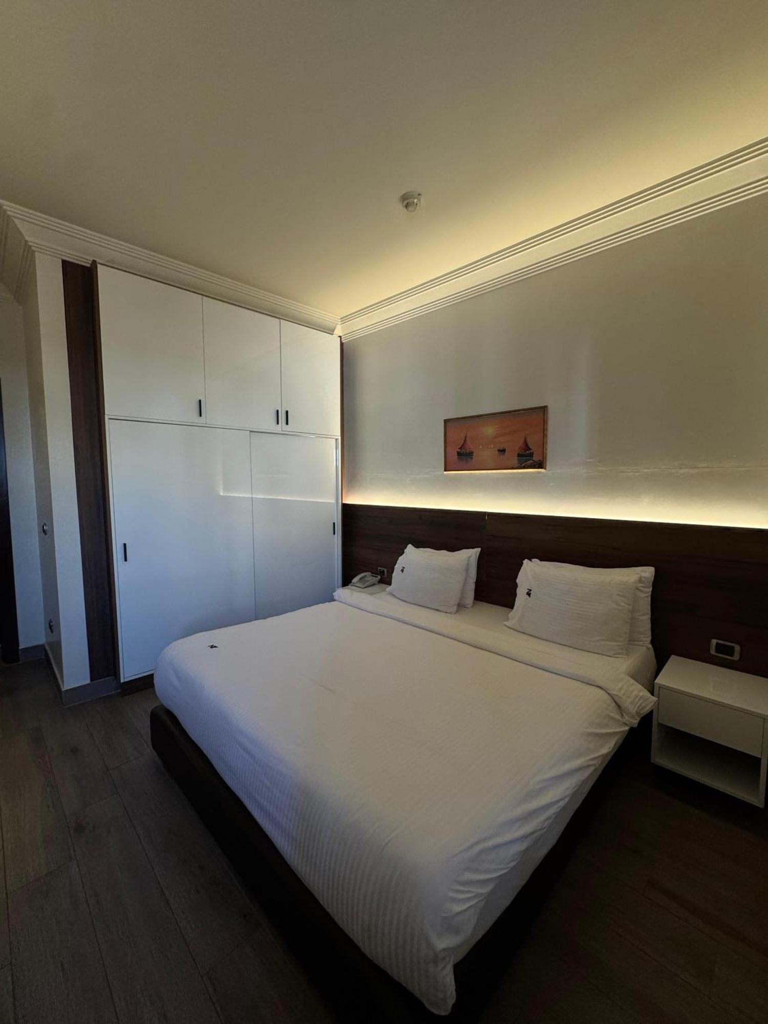 Ny Suites Beiroet Buitenkant foto