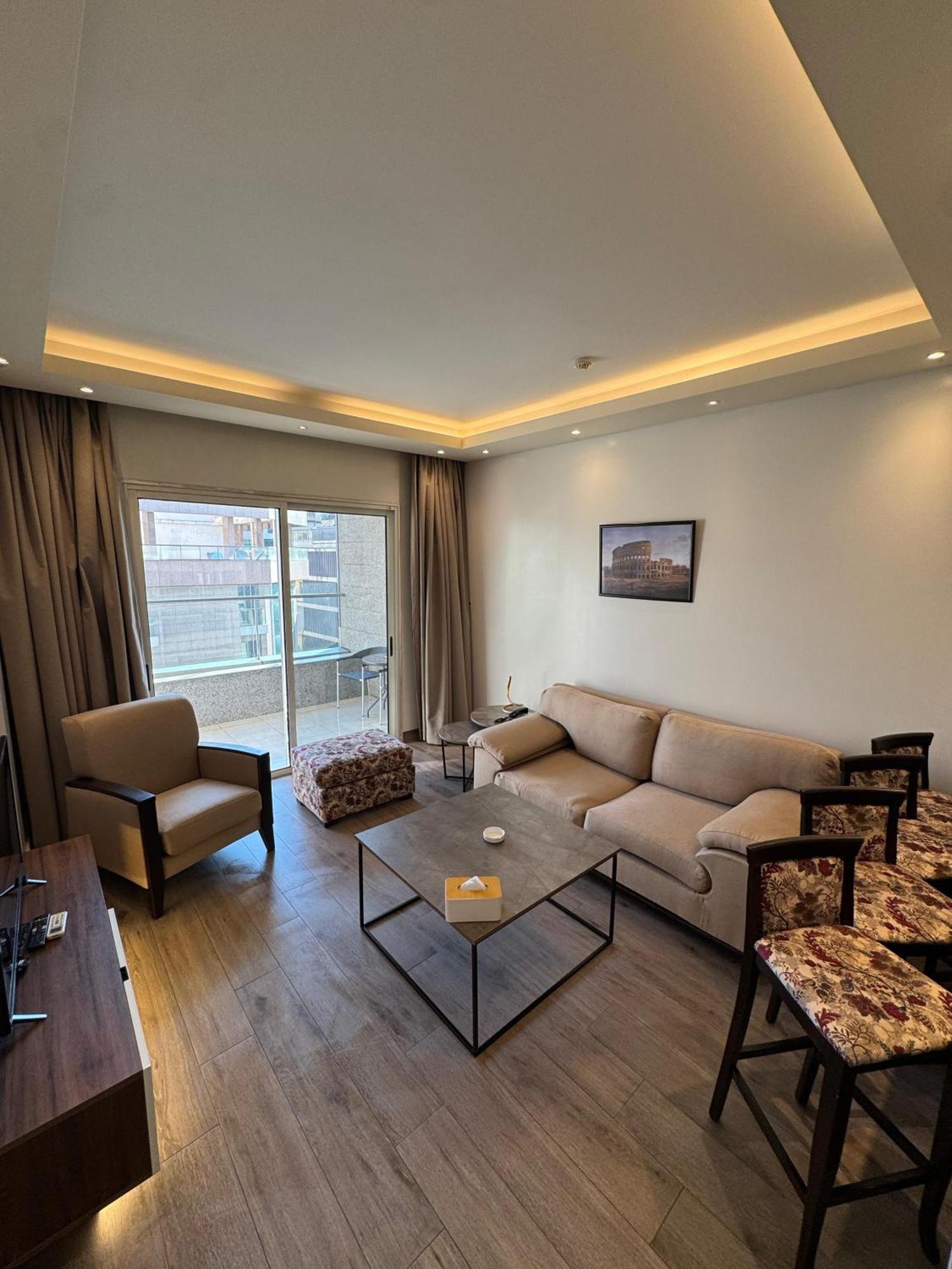 Ny Suites Beiroet Buitenkant foto