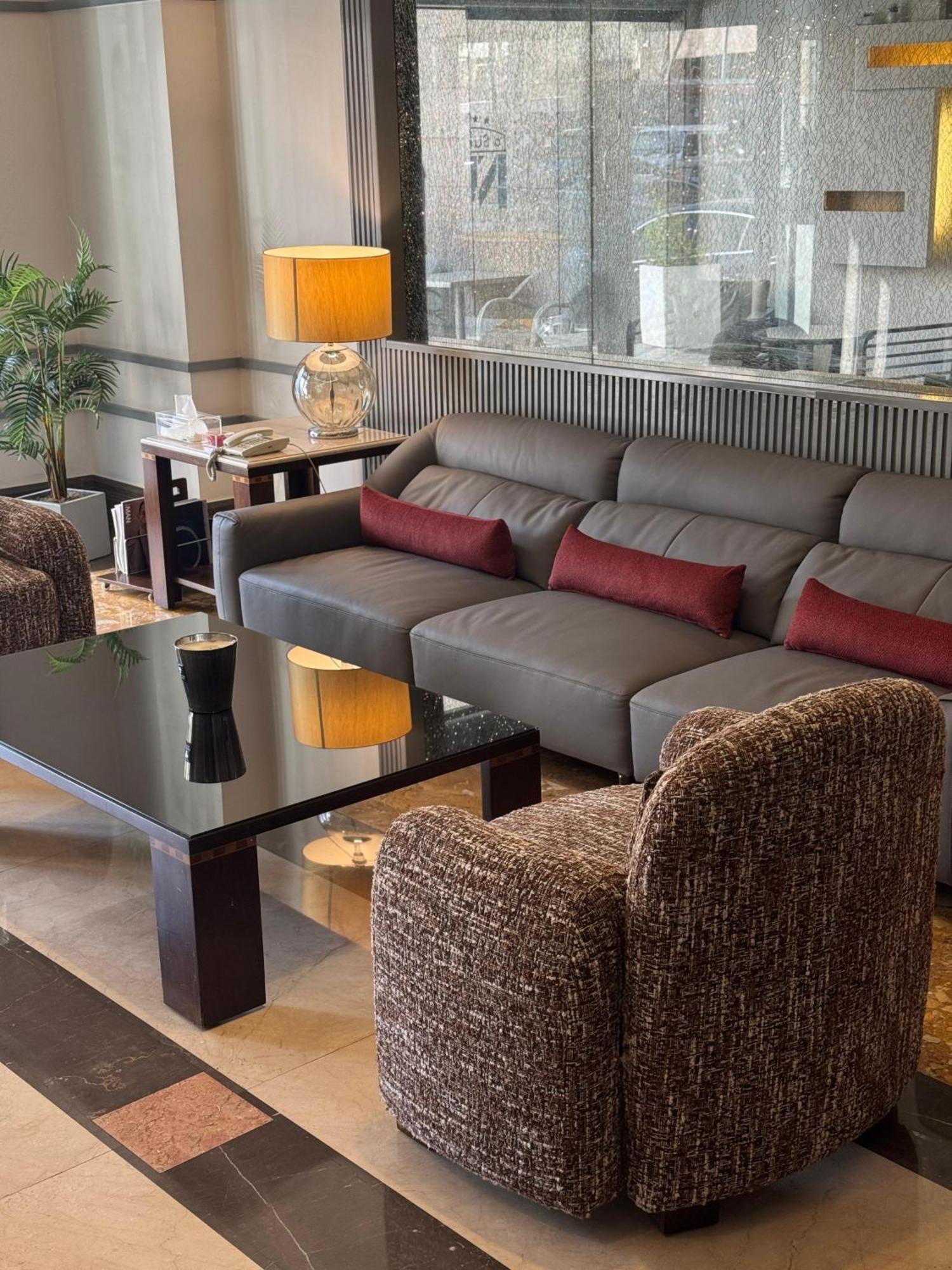 Ny Suites Beiroet Buitenkant foto