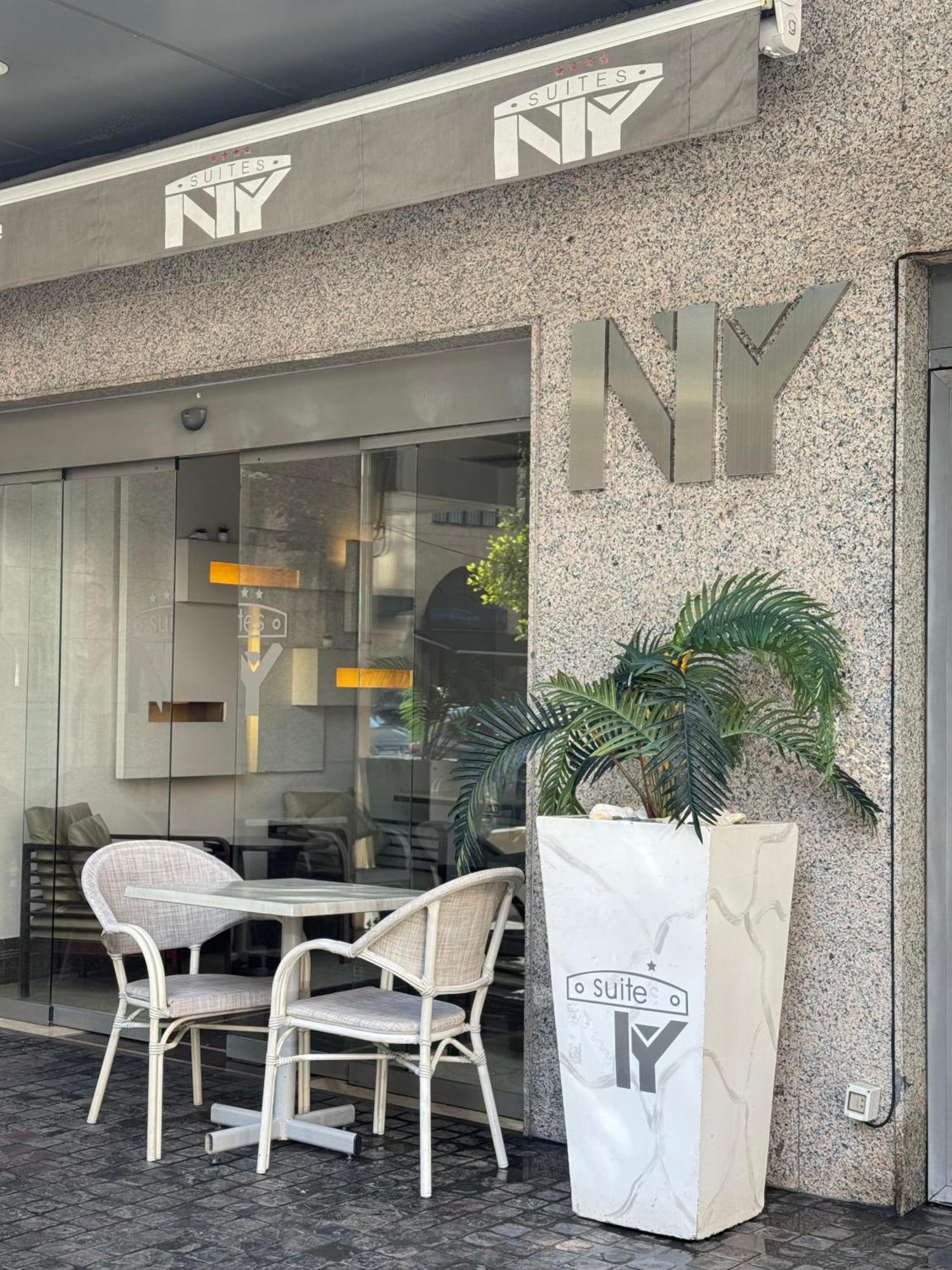 Ny Suites Beiroet Buitenkant foto