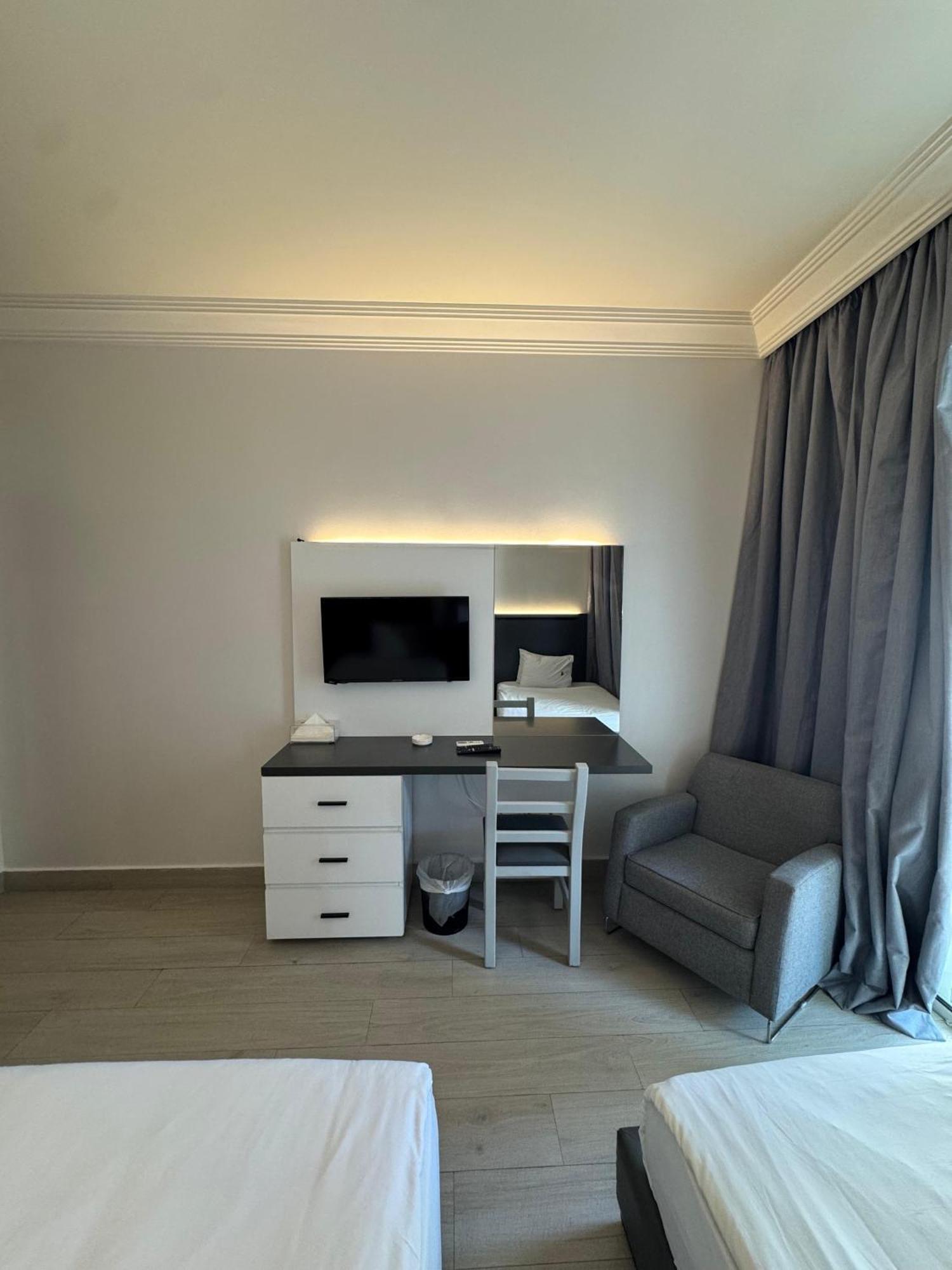 Ny Suites Beiroet Buitenkant foto